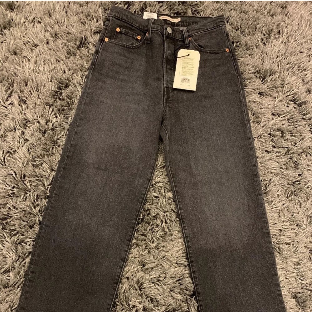 Ribcage high waist Levi’s straight black 24
